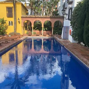https://pueblo-andaluz-marbella-club-btq-apt.1costadelsol.com